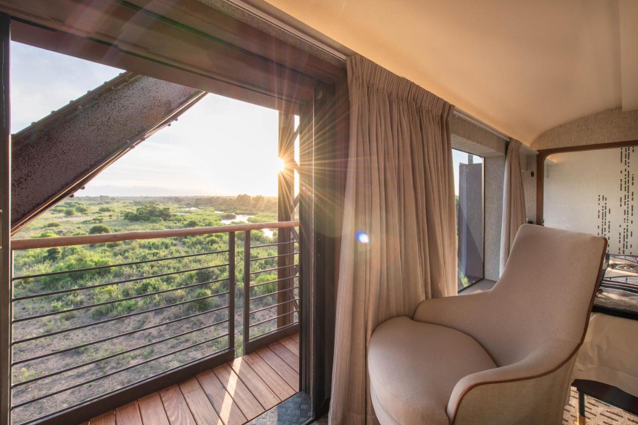 Kruger Shalati - Train On The Bridge & Garden Suites Скукуза Экстерьер фото