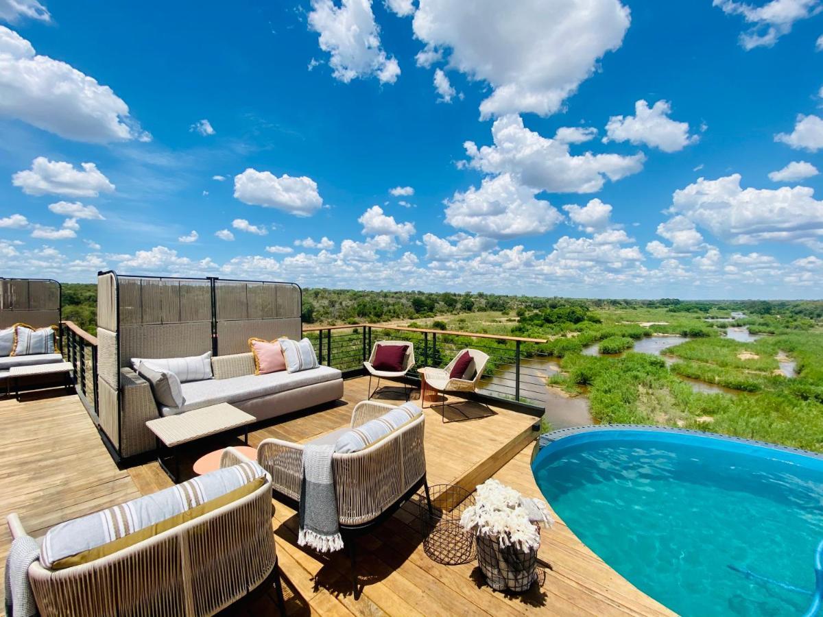 Kruger Shalati - Train On The Bridge & Garden Suites Скукуза Экстерьер фото