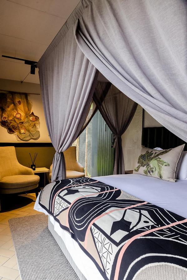 Kruger Shalati - Train On The Bridge & Garden Suites Скукуза Экстерьер фото